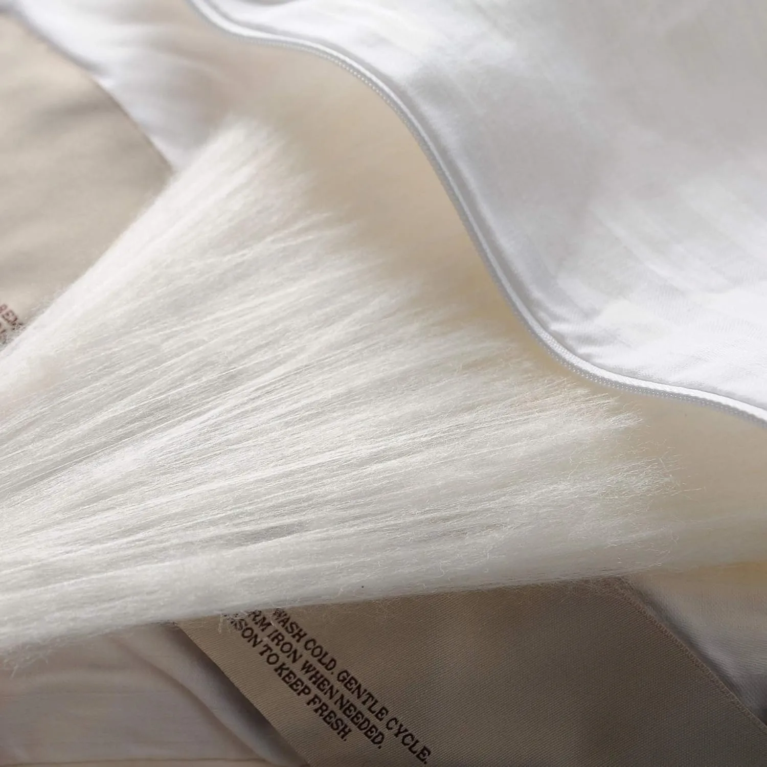 CUDDLE DREAMS Silk Comforter for Winter, 100% Long-Strand Silk Filling, Natural & Breathable (King Size)