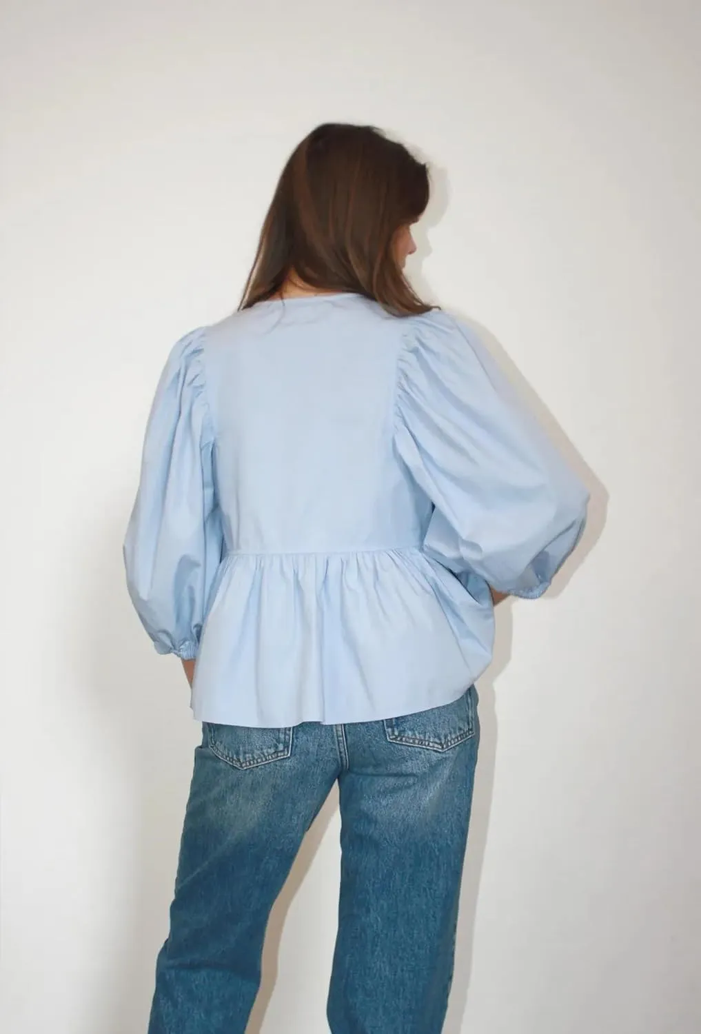Women Cute Puff Sleeve Bow Tie Front Peplum Tops Ruffle Vacation Babydoll Blouse Shirts Summer Going Out Outfits
